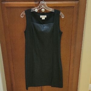 Black Sleeveless Scoop Neck Sheath Mini Dress